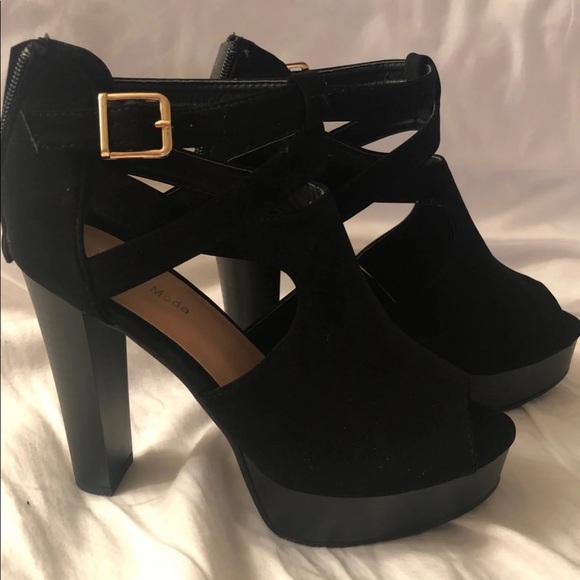 Black heels - Picture 5 of 5